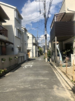 【前面道路含む現地写真】