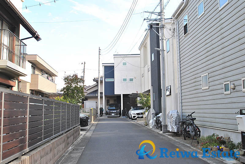 【弊社専任】中古戸建　茅ヶ崎市南湖2丁目の前面道路含む現地写真|前面の交通量が少ないため、お子様がいる世帯にも安心の住環境！