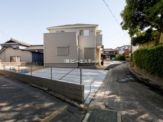 【前面道路含む現地写真】