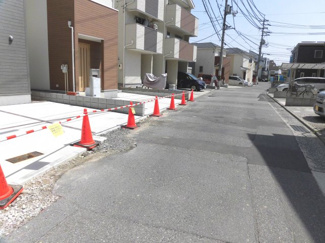 【前面道路含む現地写真】