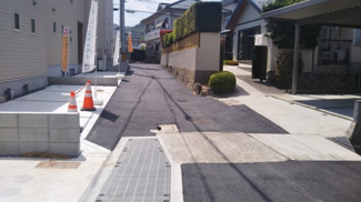 【前面道路含む現地写真】