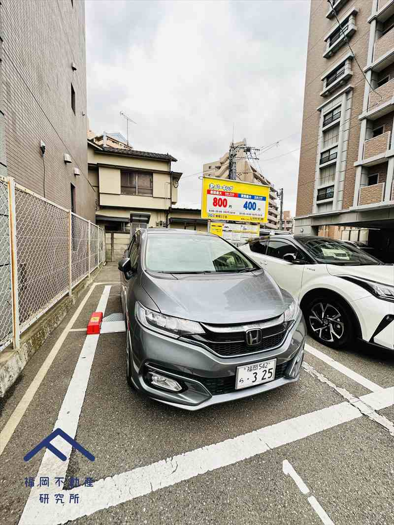 ピュアドーム高宮ロイヤルズの駐車場