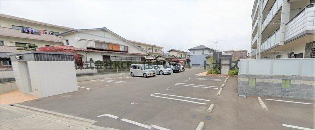 クレセールの駐車場|車をお持ちの方に嬉しい駐車場付きの物件です