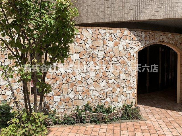 アスティナ天神橋のエントランス|ゆとりのあるエントランスです