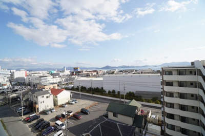 【展望】 | ロイヤルクリスタル井口（リノベ済） | 【眺望】
Straight to the setouchi sea!
何てことでしょう。瀬戸内一望脱帽脱毛です。
宇品の花火大会は今年も中止となりましたが、
宮島も含め不定期に開催すると思います！