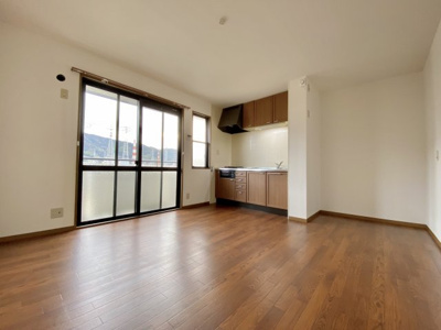 【居間・リビング】 | マンションニューハマ３Ａ