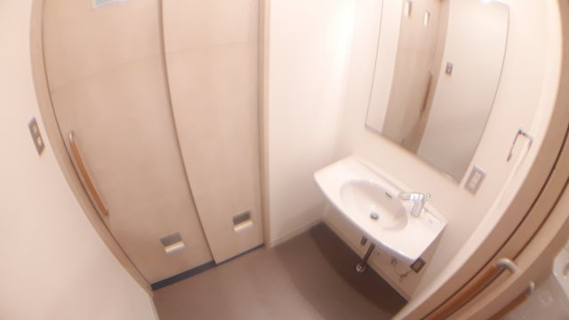 千代田区外神田４丁目の賃貸マンションのその他|洗面・床ホワイト系に変更
