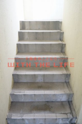 ガーデンヒルズマリア前【キャッシュバック対象物件】のロビー|ゆとりのあるロビーです