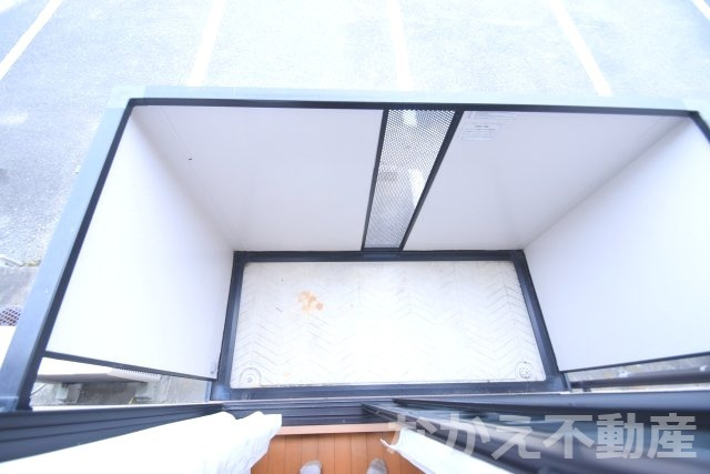 【バルコニー】 | お洗濯にも便利なバルコニー付き