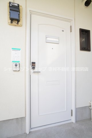 ジュネス山手の玄関