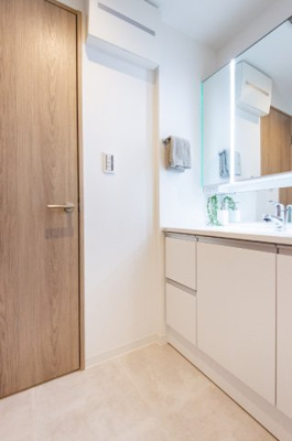 【独立洗面台】 | サンハイツ両国　　　　　　　　　　　　　　　　　　　　　　　　　　　　　　　 | 朝の身支度には欠かせない独立洗面化粧台