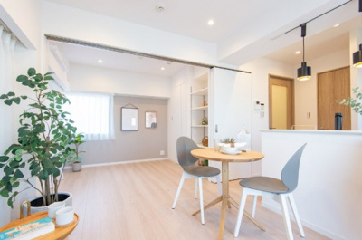 【居間・リビング】 | サンハイツ両国　　　　　　　　　　　　　　　　　　　　　　　　　　　　　　　 | こちらの居間で趣味の時間をお楽しみください