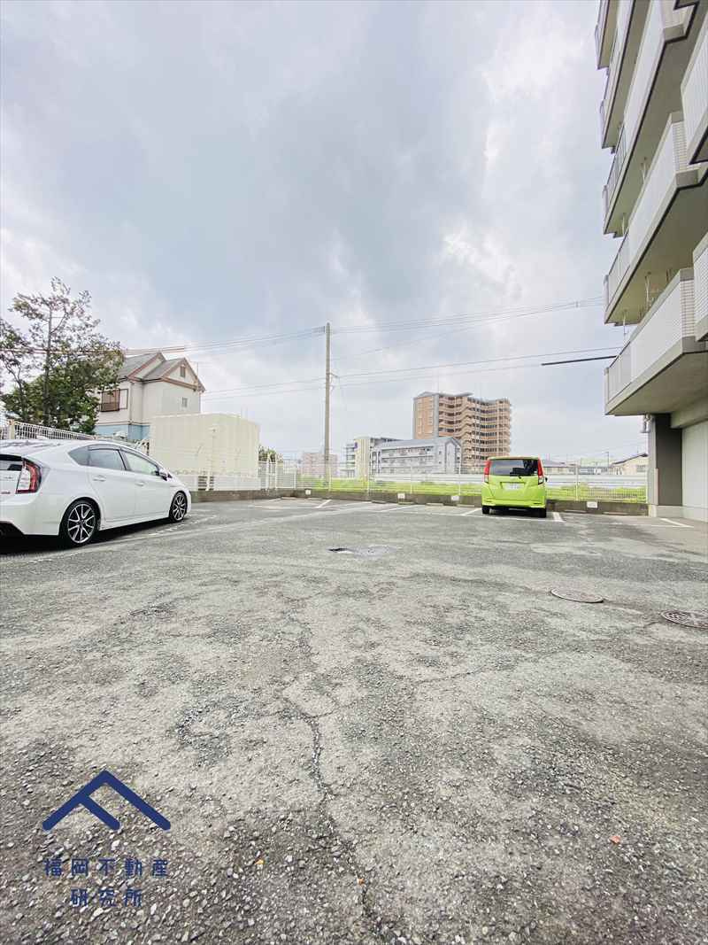 ロワールマンション山王公園南の駐車場