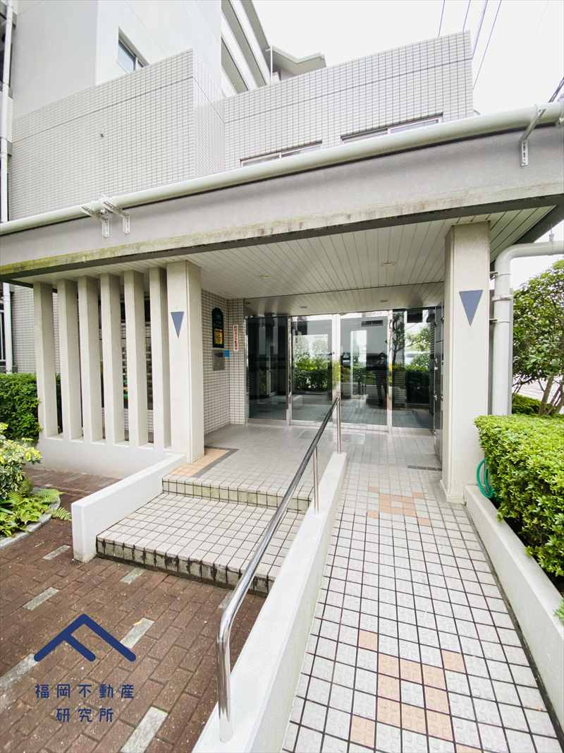 ロワールマンション山王公園南のエントランス