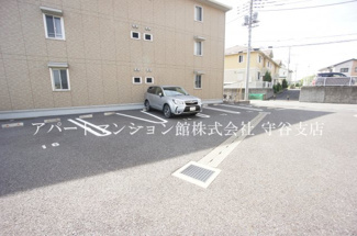 【駐車場】