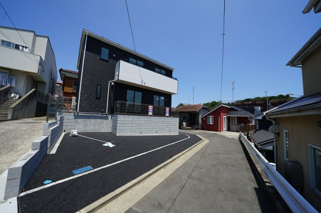 【横浜市保土ケ谷区新井町313-6新築戸建て】★仲介手数料無料★（新井小学校・新井中学校）の前面道路含む現地写真