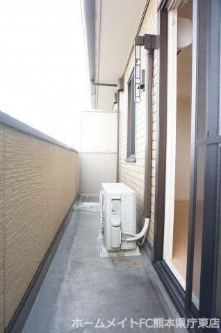 熊本市東区小峯２丁目のアパートのバルコニー
