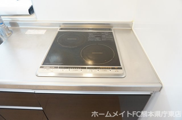 熊本市東区小峯２丁目のアパートのキッチン
