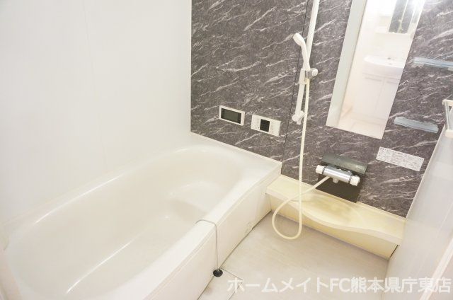 熊本市東区小峯２丁目のアパートの浴室