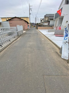 【前面道路含む現地写真】