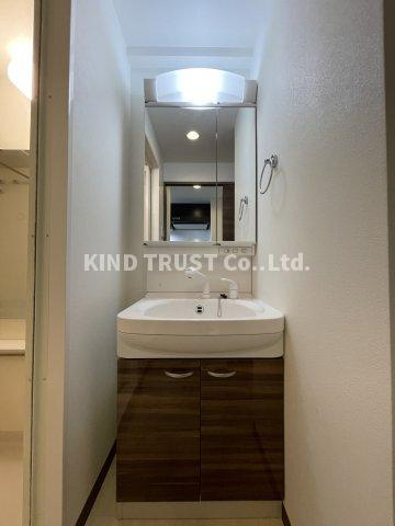 レジュールアッシュ梅田北の洗面所|広い洗面スペース