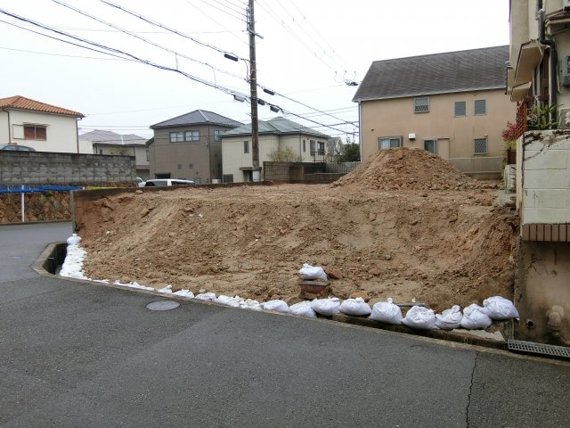 神戸市垂水区西舞子8丁目　土地の前面道路含む現地写真