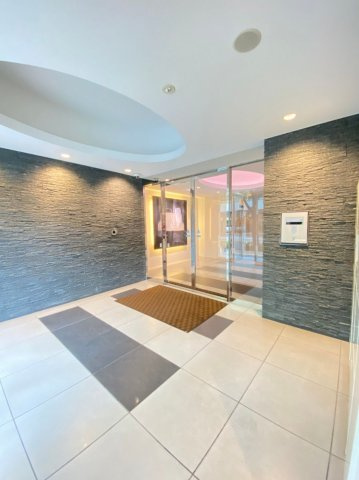 【エントランス】 | 落ち着いたエントランスです