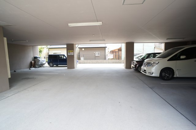 ハーティス宝塚の駐車場