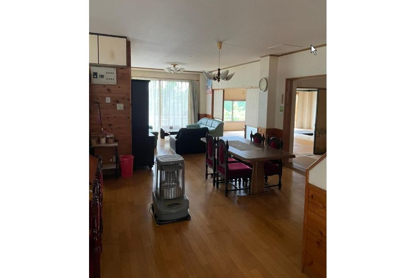 霧島市牧園町高千穂の中古一戸建の居間・リビング