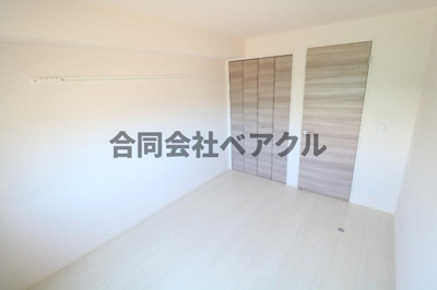 【洋室】 | ロイヤル西野山 | 広々とした洋室です