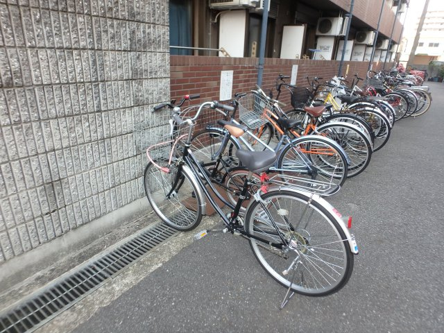 【その他共用部分】 | キングガーデン | 駐輪スペースです