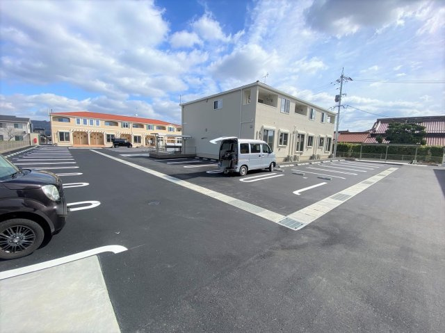 フロイデ　Ａの駐車場