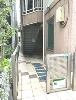 【エントランス】 | 共用部もきれいに整備されています