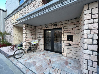 【エントランス】 | プレジオ難波ASIAN