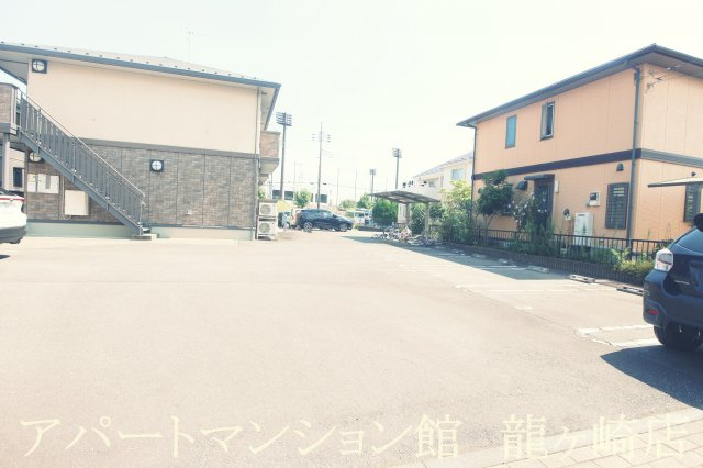 フレンドリーコート松ヶ丘の駐車場