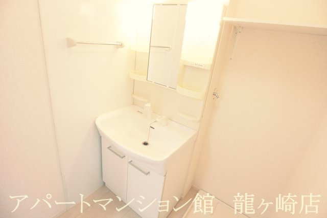 フレンドリーコート松ヶ丘の独立洗面台