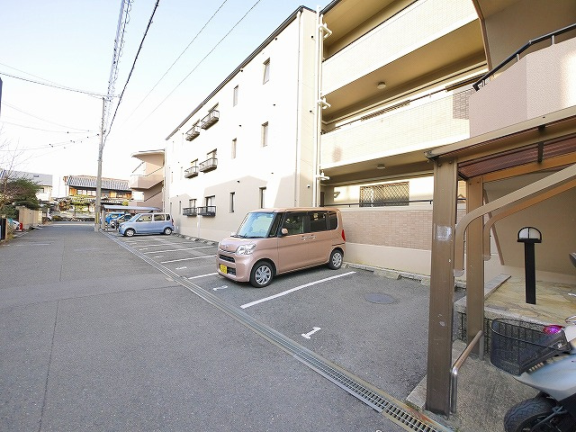 ヒルズ奈良高円のその他共用部分|駐車場になります