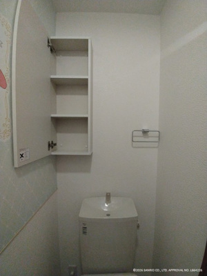★トイレ内にも収納★