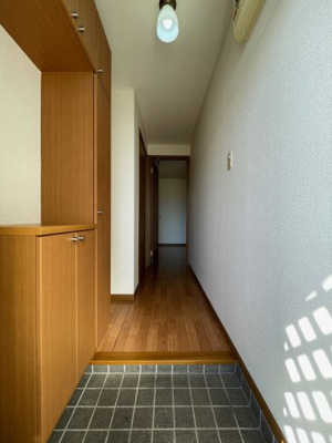 【玄関】 | ライラックⅡ | Ⅱ105の写真（間取反転タイプ：イメージ）