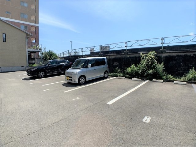 コンフォート盛岡の駐車場