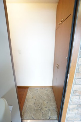 【玄関】 | ピュア 調 | ※同物件・反転タイプの写真です。