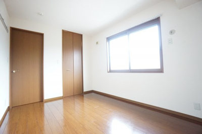 【寝室】 | ピュア 調 | ※同物件・反転タイプの写真です。