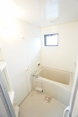 【浴室】 | ピュア 調 | ※同物件・反転タイプの写真です。