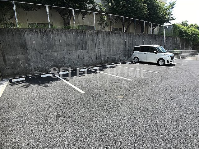 【駐車場】 | Ｓｈａｌｏｍ芦池 | 駐車場があります