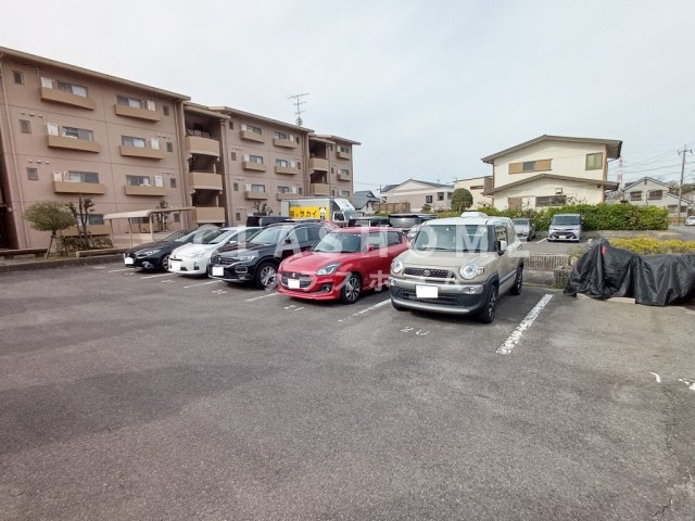 ベネ・ドマーニの駐車場