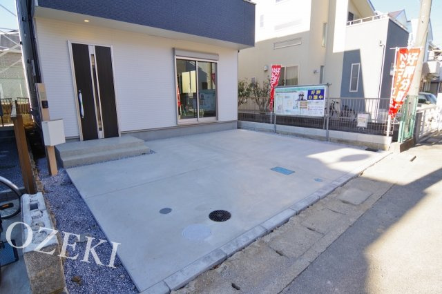 越谷市上間久里　新築戸建て　全1棟の駐車場