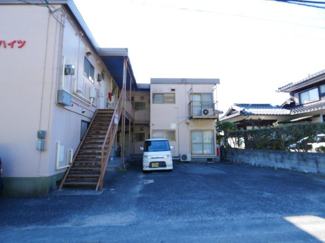 ストークハイツの駐車場