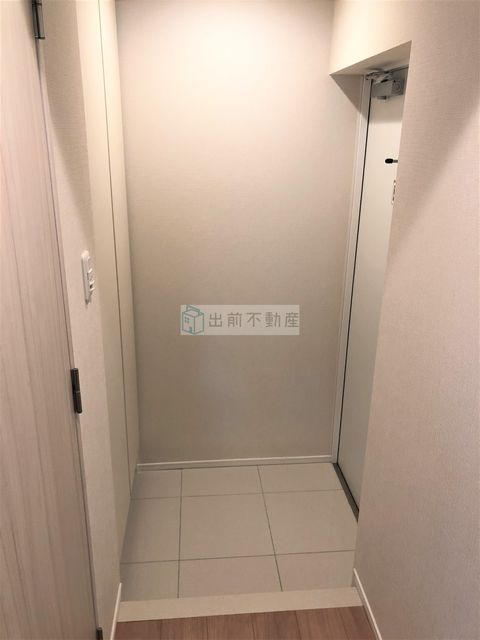 コンフォリア滝野川の玄関