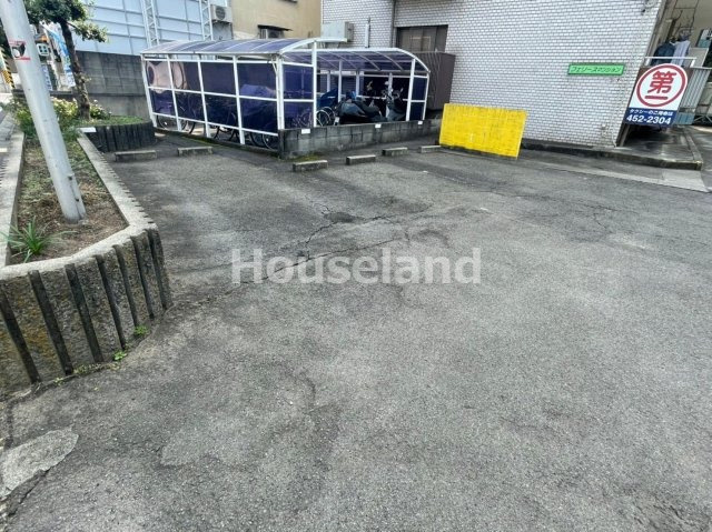 フェリースマンションの駐車場