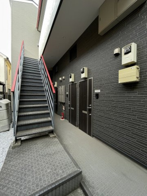 【エントランス】 | cozy横浜鶴見 | 月額管理料無料！賃貸管理はアブレイズパートナーズにお任せを！